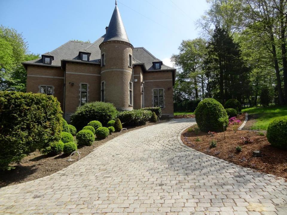 Le Chateau Des Eglantines Montignies-le-Tilleul Exterior foto